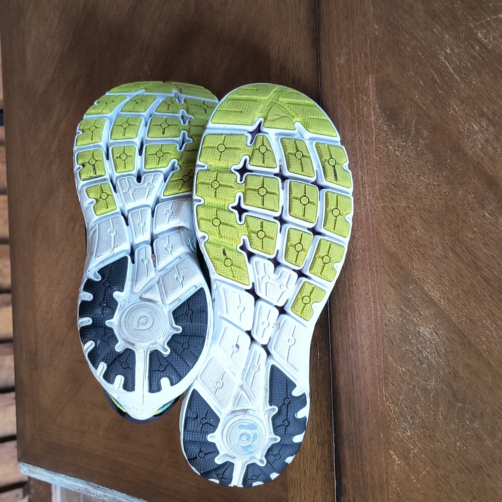 Brooks Pure Flow 6 Lightweight Running Shoes 8.5 - Picture 6 of 6